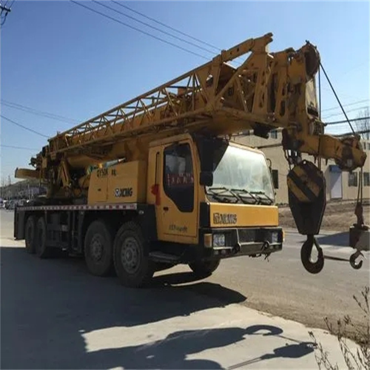 樟木头镇吊车怎么吊装挖掘机